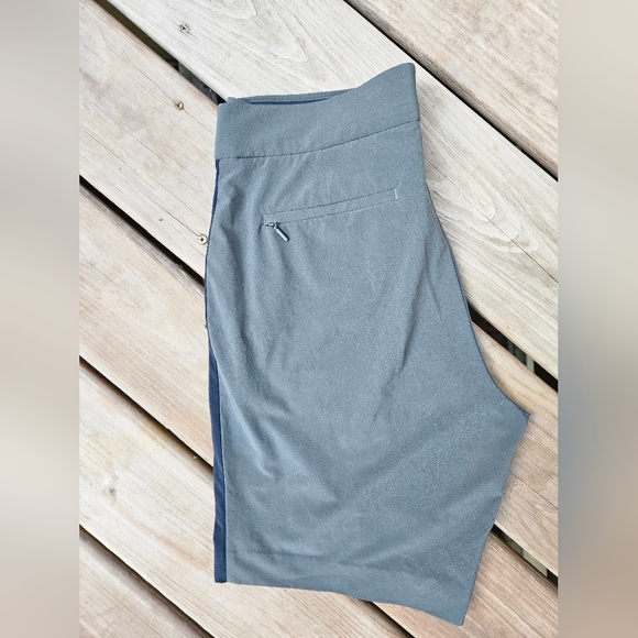 Athleta Tribeca Bermuda Short - Picture 2 of 4